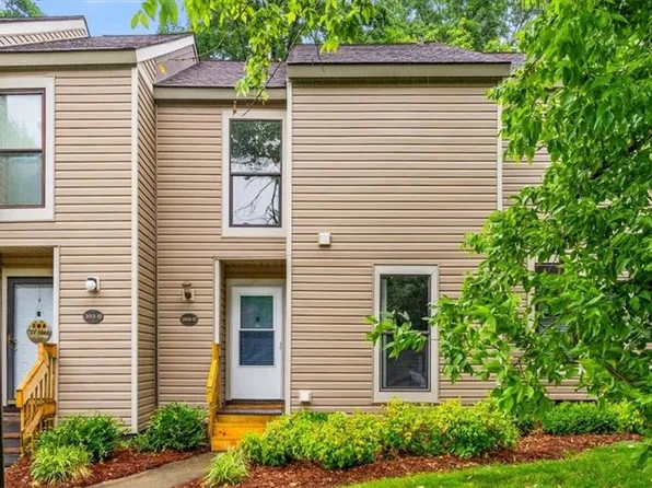 203 Village Ln Unit C, Greensboro, NC 27409