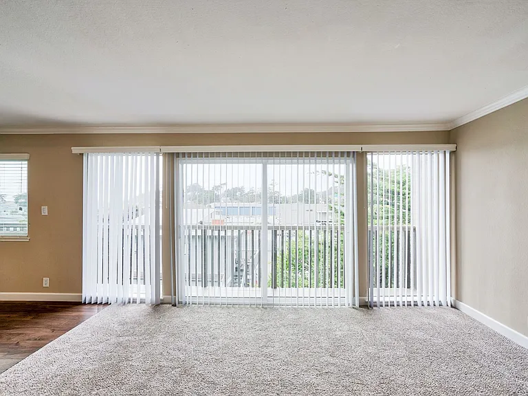 Cypress Pointe — Photo 32