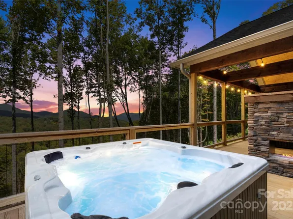 377 S Ridge Runner Rd, Burnsville, NC 28714