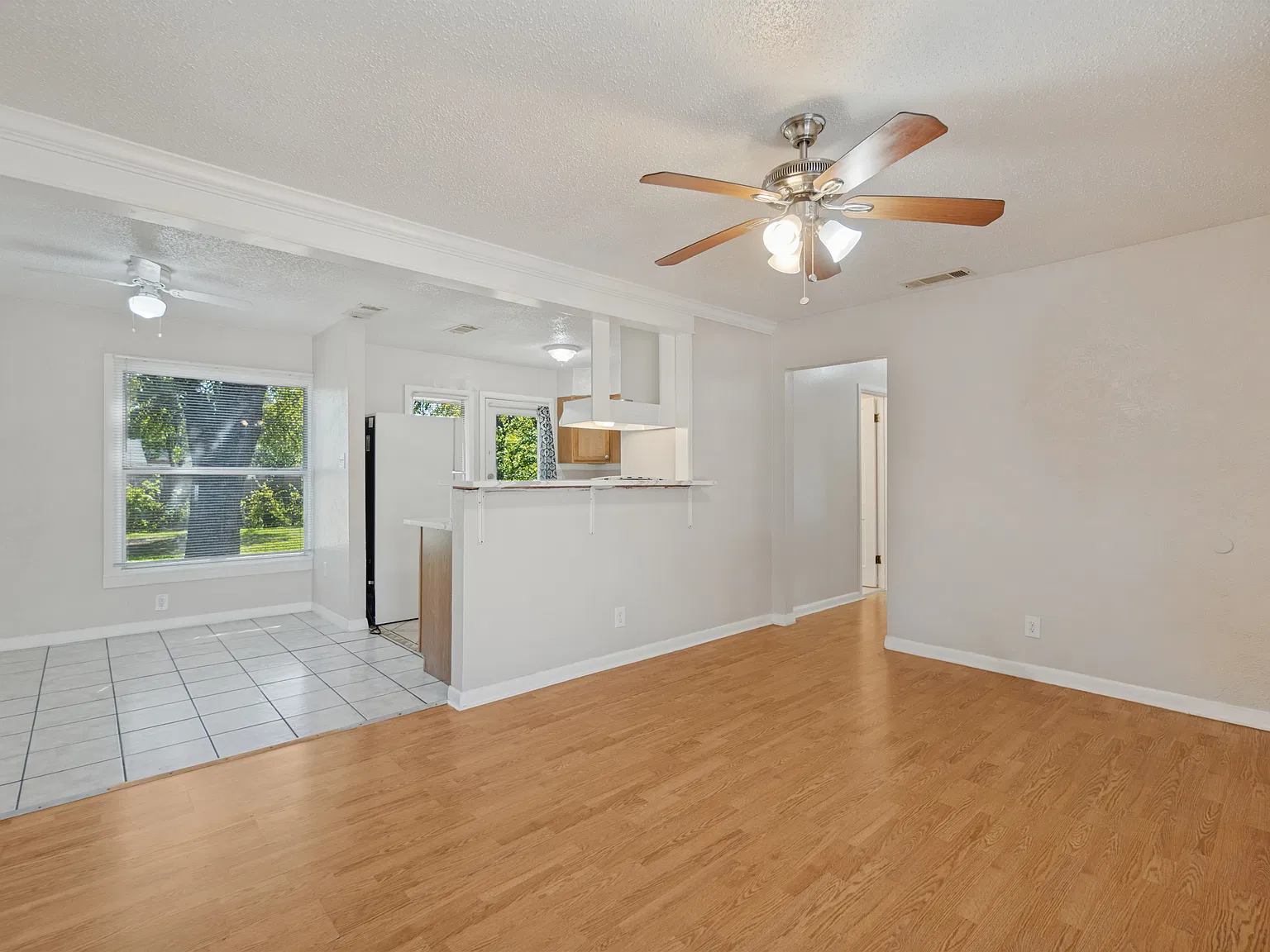 2 bed, 1077 sqft, $1,800 — Photo 4