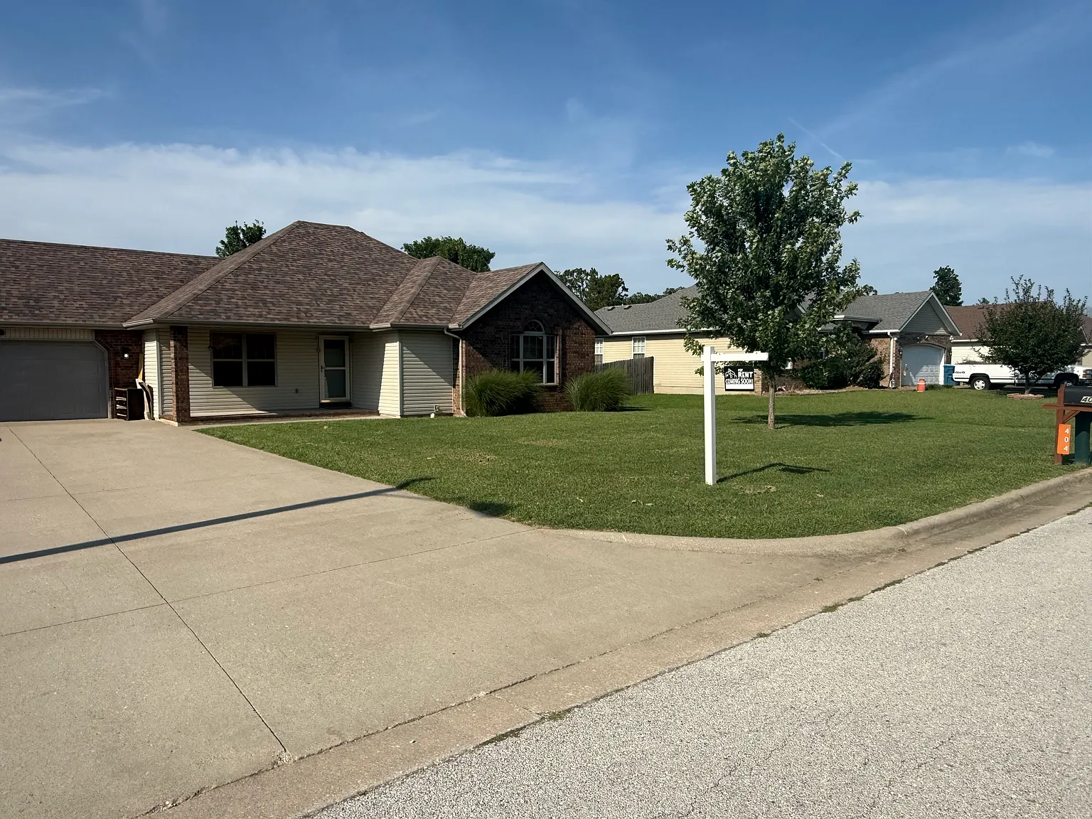 3 bed, 1372 sqft, $1,950 — Photo 4