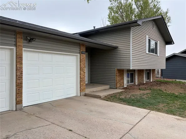 7470 Dove Creek Cir, Colorado Springs, CO 80911