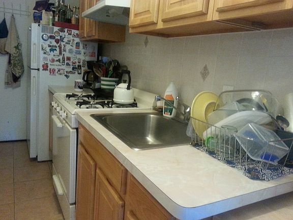 4th image of 128 Saint James Pl APT 3