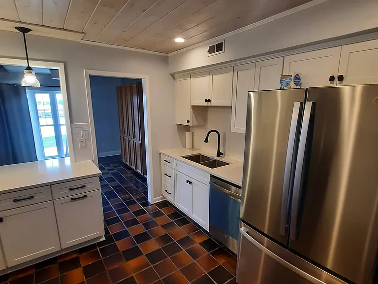 7505 Mariner Cove Dr — Photo 8