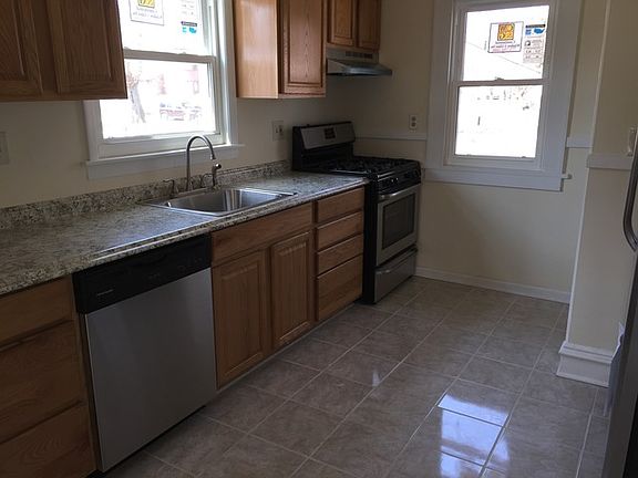 5th image of 1528 Carmel Blvd
