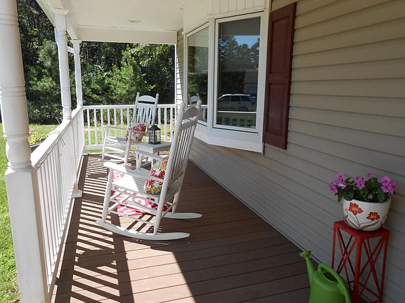 3rd image of 244 Bunnell Ave