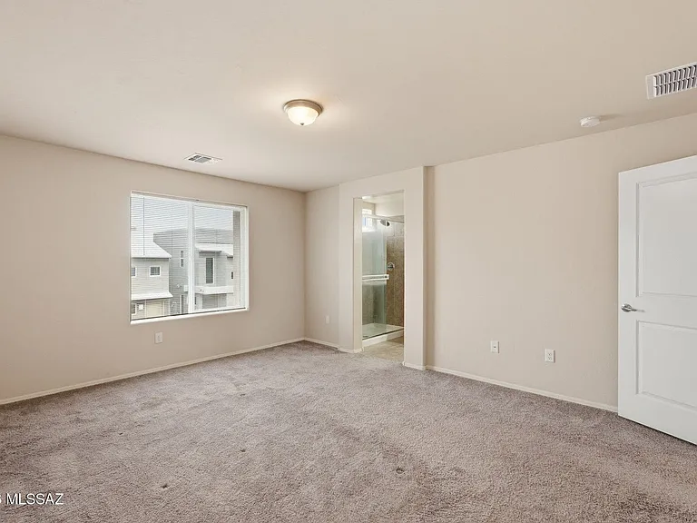 2815 N Fair Oaks Ave — Photo 22