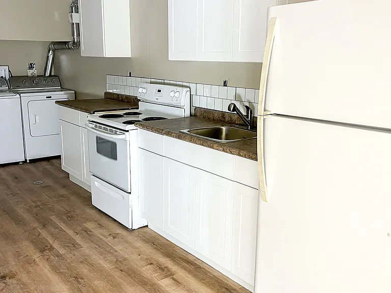 207 Parrott Dr #LOWER — Photo 1