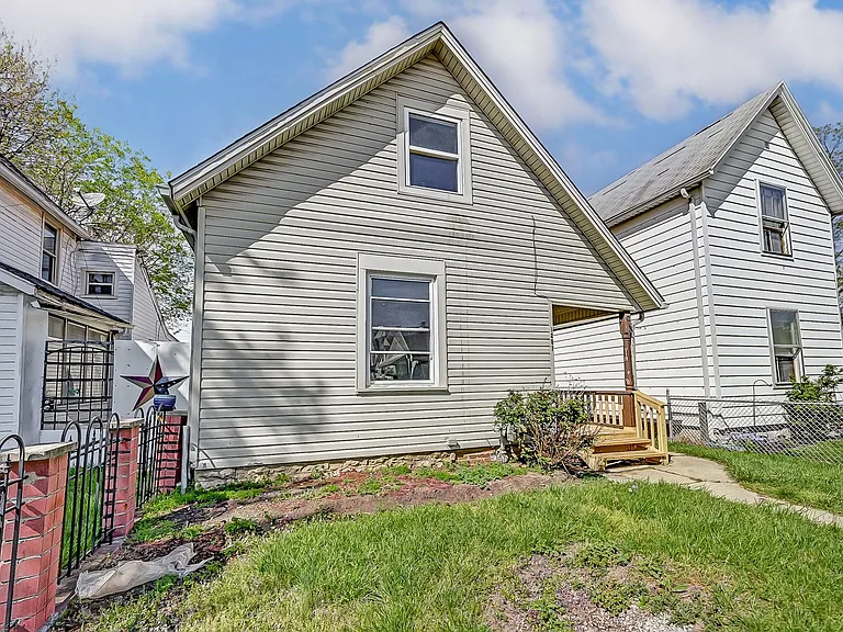 1257 Leonhard St — Photo 2