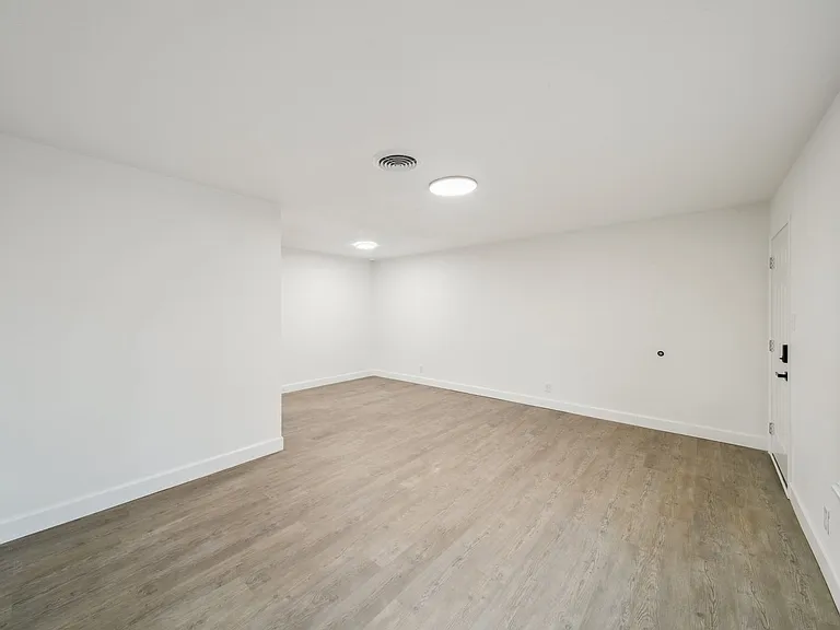 The Elms by ONYX *UNDER NEW MANAGEMENT* Now Offering FREE Prorated Rent! — Photo 22