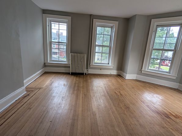 325 Franklin Pl APT 2L