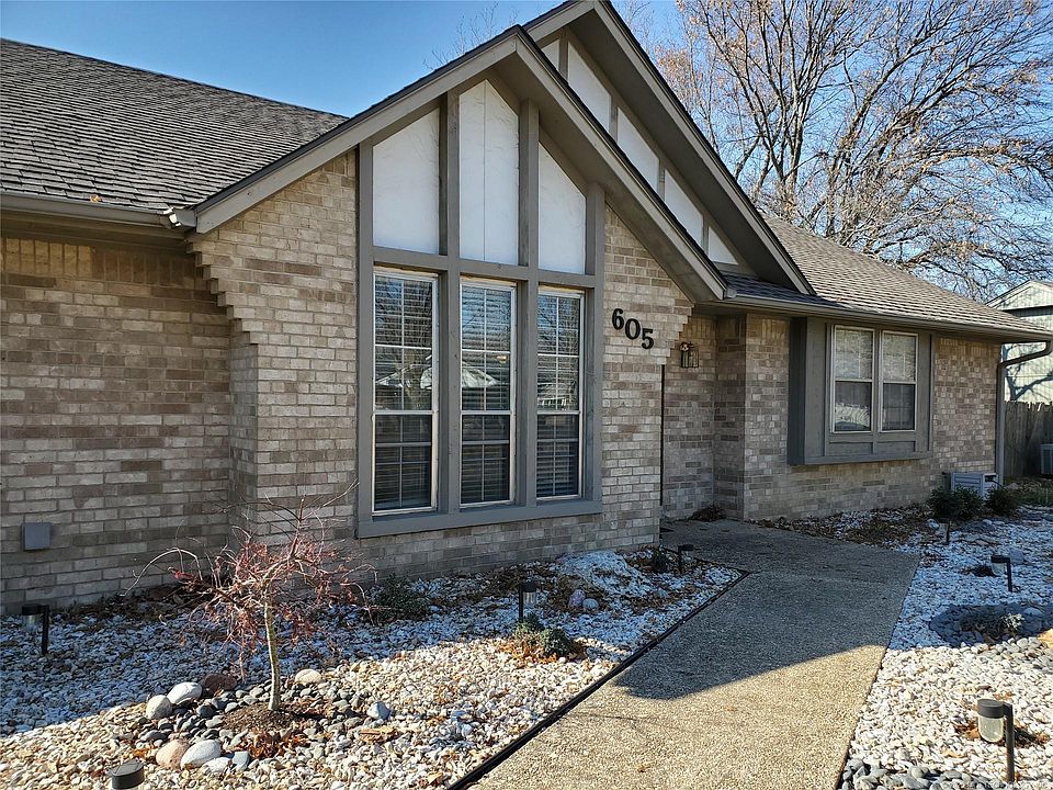 1st image of 605 Rosewood Ct