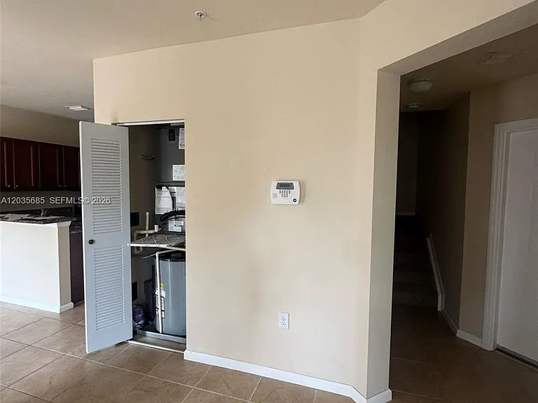 8900 NW 97th Ave #212 — Photo 4