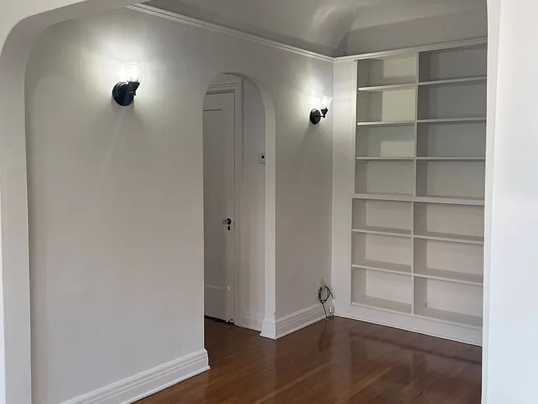 1002 N Sweetzer Ave — Photo 19