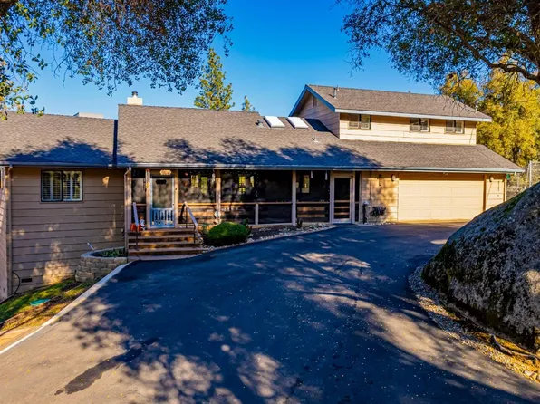 49803 Stillmeadow Ln, Oakhurst, CA 93644