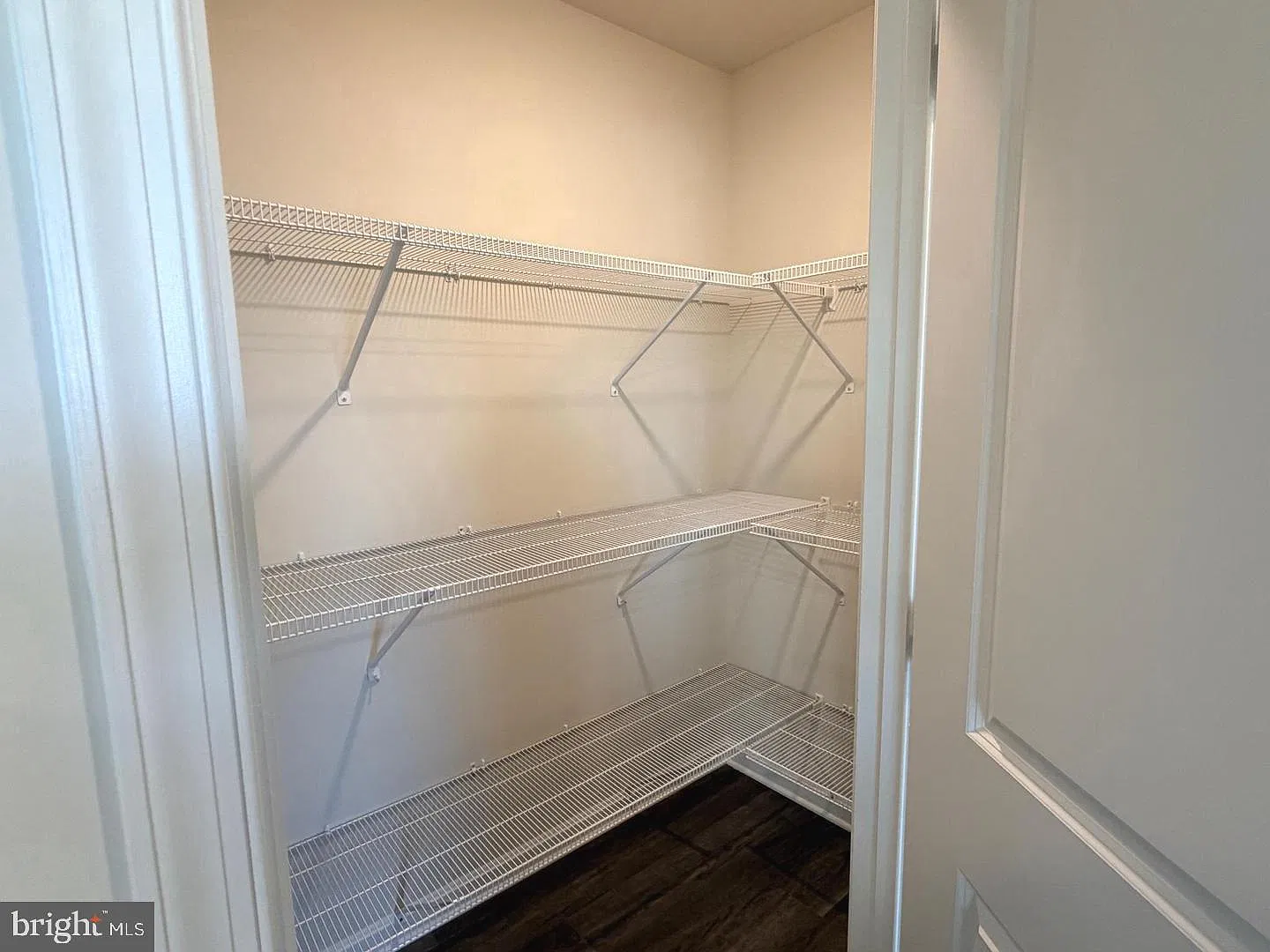 4 bed, 2.5 bath, 1906 sqft, $2,600 — Photo 3