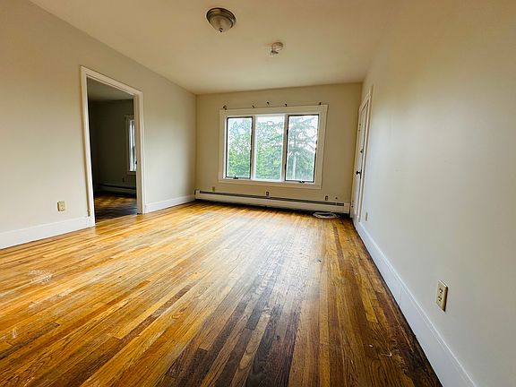 5th image of 12 Ringold St Suite 2