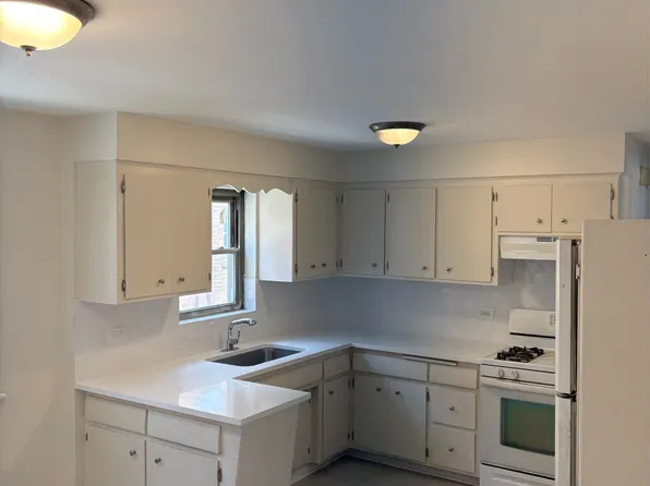 3601 N Oconto Ave E, Chicago, IL
