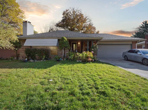 7350 Highview St, Dearborn Heights, MI 48127