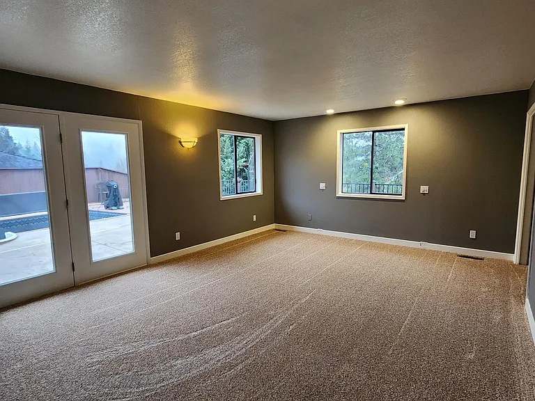 1615 NW Olmar Dr — Photo 6