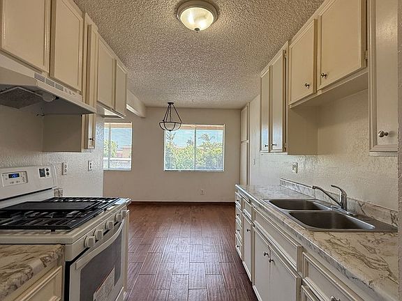 4th image of 412-416 S Oakley Ave #412F