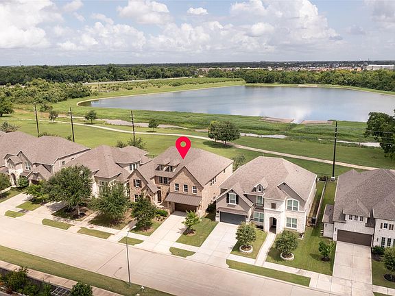 2nd image of 42 Zenith Ln