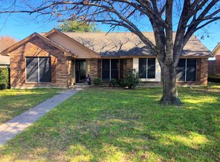 704 Oakbrook Ln, Seagoville, TX 75159