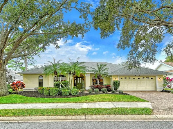 8224 Shadow Pine Way, Sarasota, FL 34238