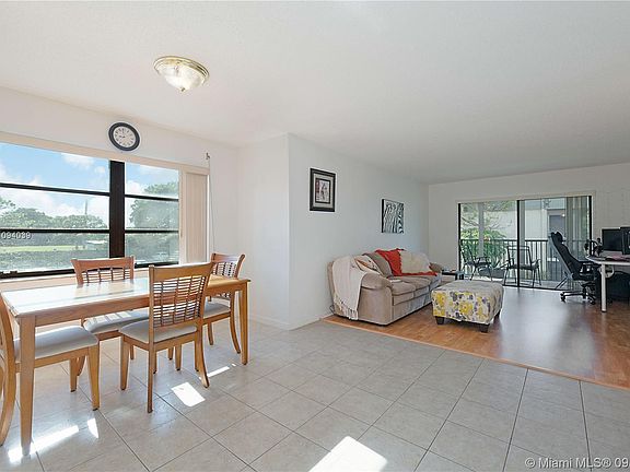 3rd image of 225 SE 10th St APT 7D