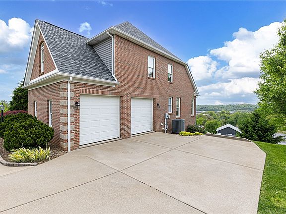 4th image of 2301 Shamrock Ln