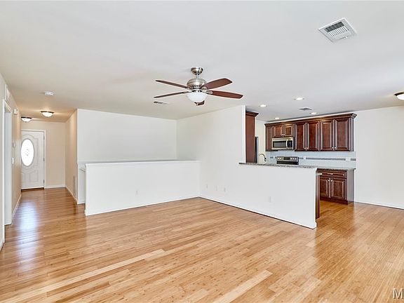 4th image of 70 Round Table Ct