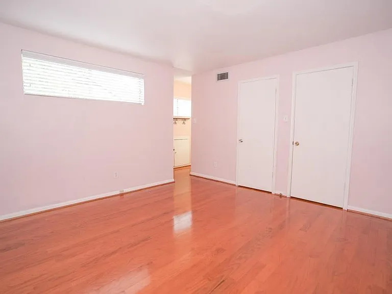 907 Hawthorne St — Photo 11