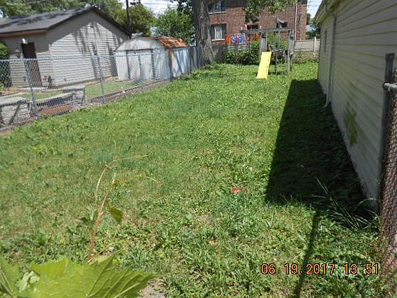 2nd image of 9807 S Moody Ave