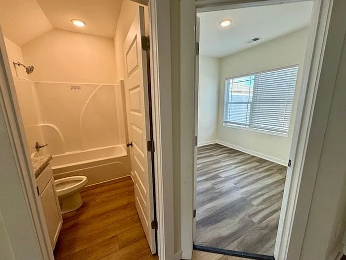 418 Falls Pointe — Photo 9
