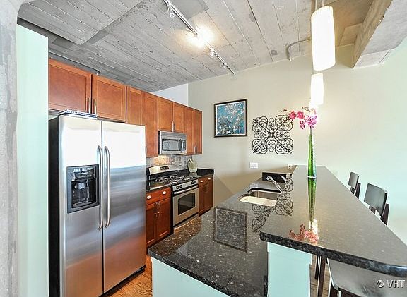 3rd image of 1110 W 15th St Unit 319