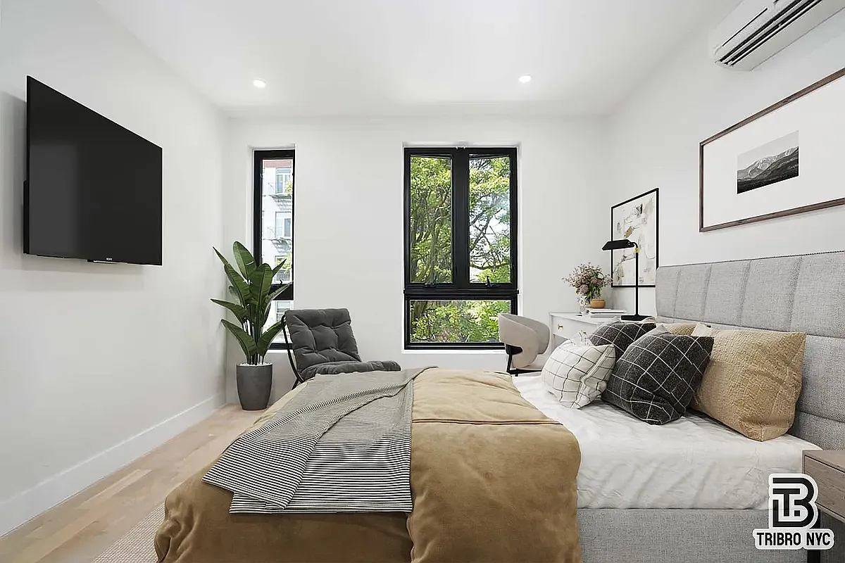 141 Meserole Street — Photo 4