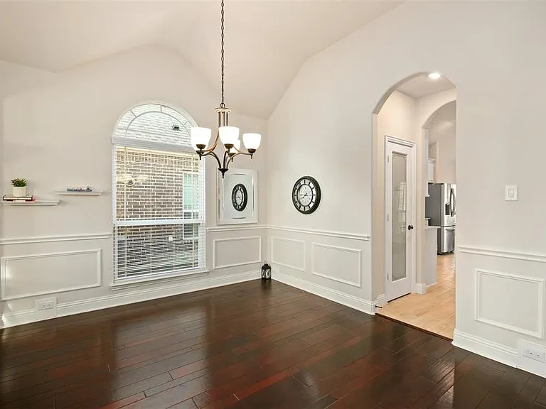 1313 Baynes Dr — Photo 6