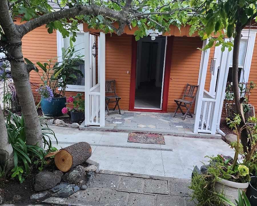 1st image of 3600 Lincoln Ave #1