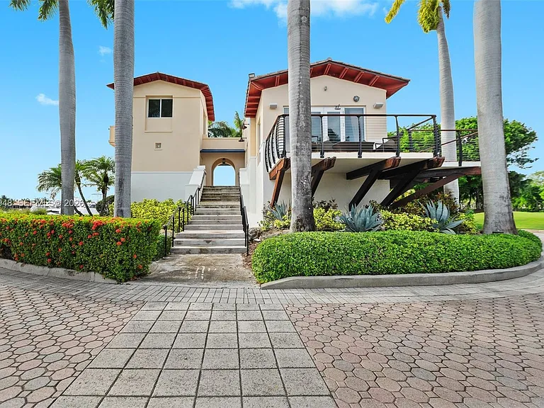13633 Deering Bay Dr #225 — Photo 47