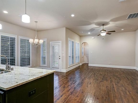 5th image of 2260 Longwood Dr