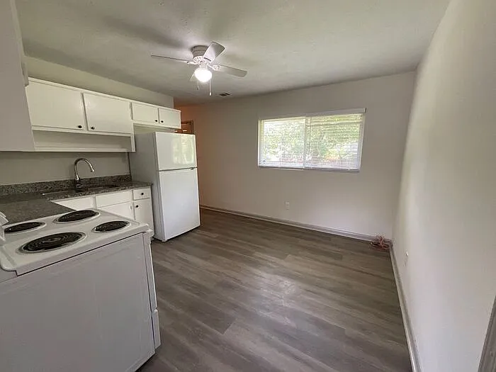8919 Yarmouth Dr — Photo 8