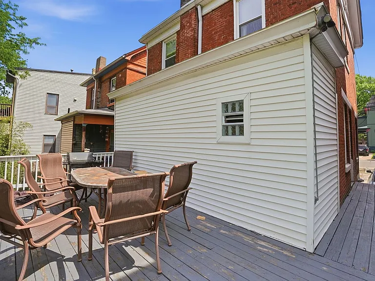 2661 Bellevue Ave — Photo 37