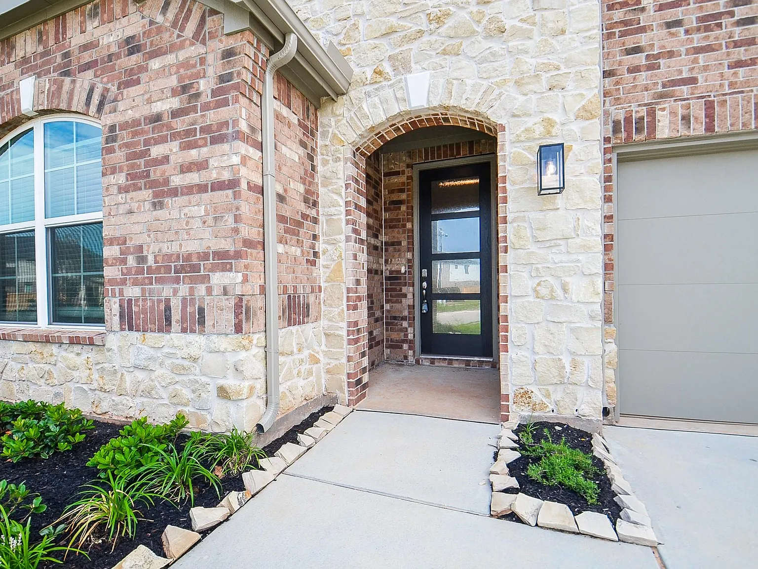 4 bed, 3.5 bath, 2972 sqft, $3,300 — Photo 3