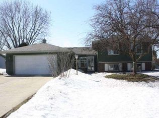 4927 Flambeau Dr, Racine, WI 53406