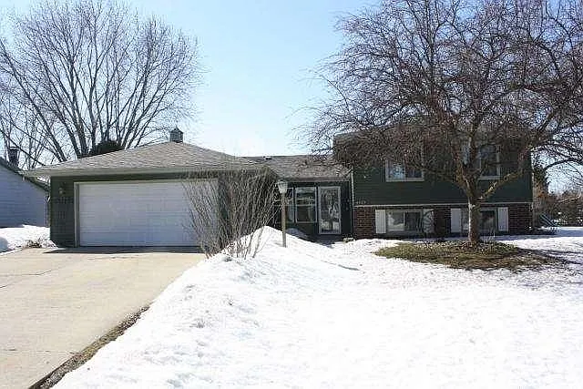 4927 Flambeau Dr photo 1