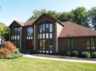 161 Countryside Dr, Broadview Heights, OH 44147