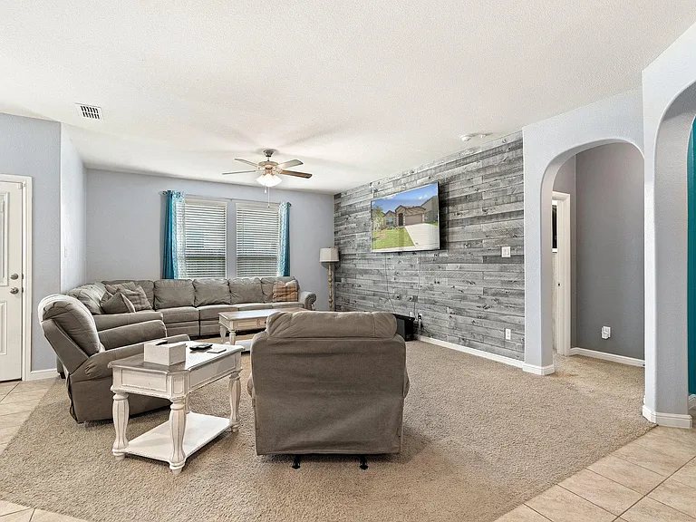 9124 Golden Hollow Ln — Photo 10
