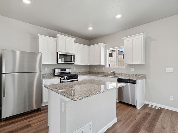 The kitchen of the Rio Grande has sprawling granite countertops.