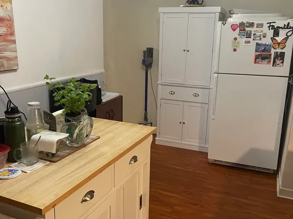 8950 Bronx Ave APT 2S, Skokie, IL 60077