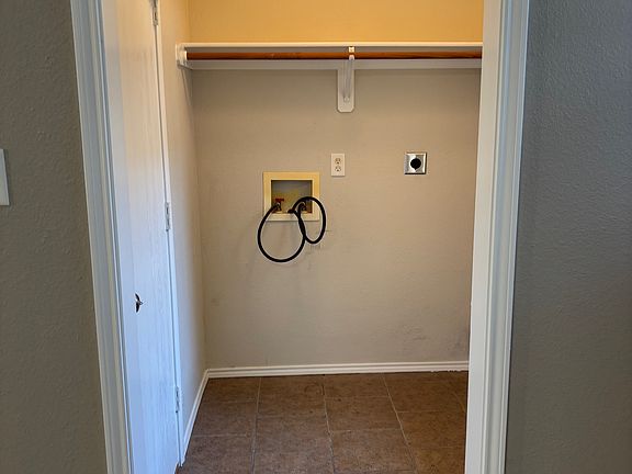 5th image of 117 Stewart Bend Ct #A